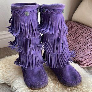 Minnetonka Size 13 Girls fringe boots in Purple